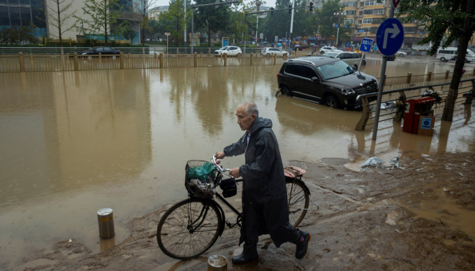 北京洪水過后，街道依然水浸