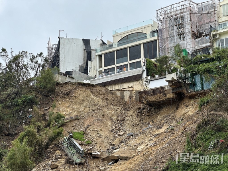 72號屋部分地基懸空。梁國峰攝