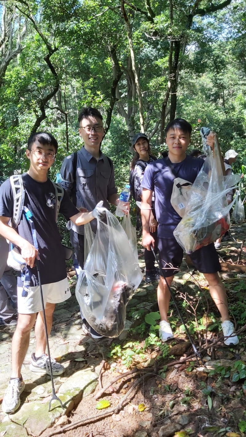 學會同時鼓勵會員身體力行，曾舉辦郊野公園清潔活動，組織會員及其親友一同上山清理垃圾，為保護環(huán)境出一分力。