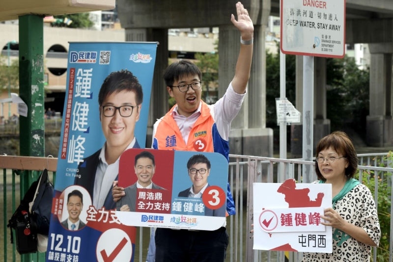 屯門西區議會候選人鐘健峰。 陳浩元攝