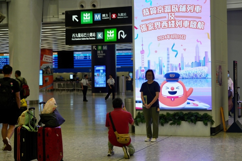 港鐵于6月15日正式開通香港往來(lái)湖南省張家界西的高鐵長(zhǎng)途線。