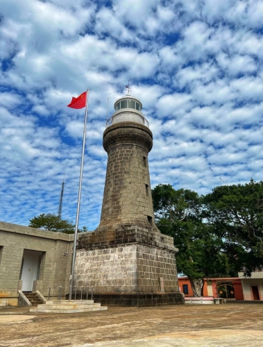 5. 硇洲島 硇洲燈塔與倫敦燈塔和好望角燈塔并稱世界三大燈塔，也是湛江八景的硇洲古韻。圖片來源：小紅書@愛新覺羅猛