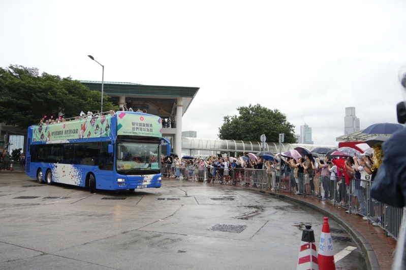 港隊奧運選手巴士巡游，天星碼頭。 吳艷玲攝