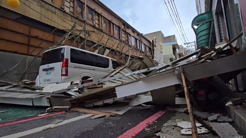 汽車遭壓