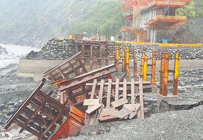 高雄明霸克露橋又毀