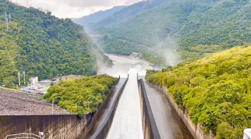 曾文水庫泄洪