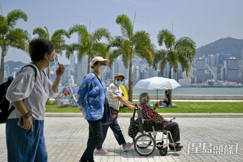 恒生大學社會科學系高級講師陳永浩大膽建議，當局資助長者聘用看護或家傭照顧，實現居家安老。