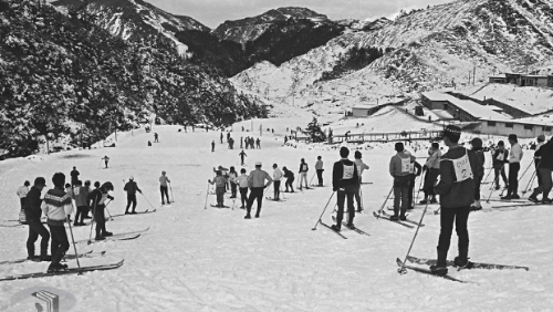 60年前合歡山有座滑雪場，還有400公尺長的雪場纜車。